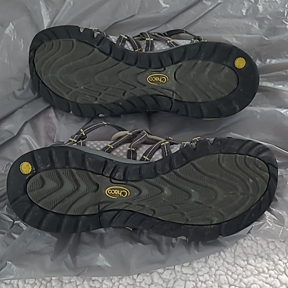 Women's Chaco Size 9 Water Shoes. Used. - Picture 5 of 6